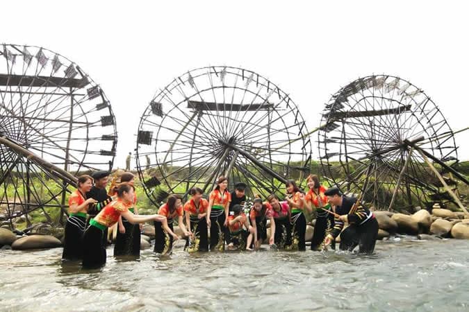 Les roues à eau à Na Khuong